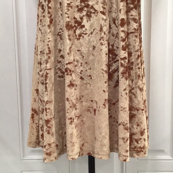 🆕 FOREVER 21 Velour Mock Neck Sleeveless Mini Dress - Picture 4 of 13